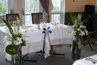 vase carré pour décorer la table d'honneur