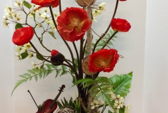 violon ,avec fleur de pavot en artificiel
